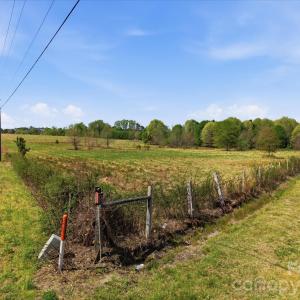 Photo #16 of 52 Mcmillan, Cheraw, SC