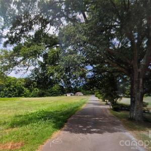 Photo #3 of Oak, McConnells, SC