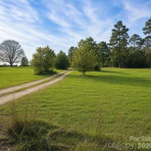Photo #2 of 678 Old Stage, Edgefield, SC