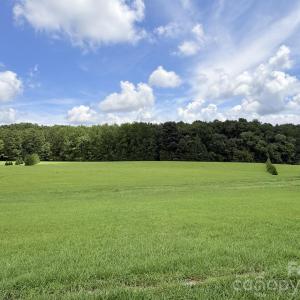 Photo #7 of 1400 Steeplechase, Mount Pleasant, NC