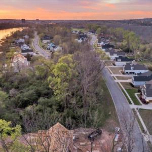 04-628 Rivernorth Dr, 100ft View, Drone-