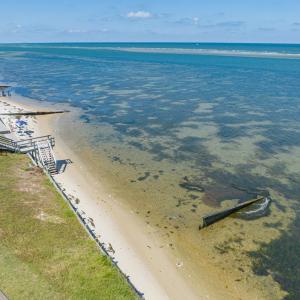 Amenities-Private beach access