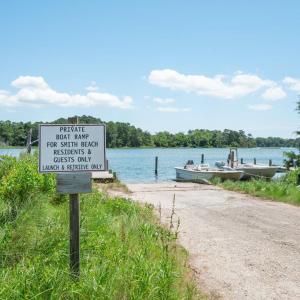 Amenities-Private boat ramp