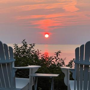 Stunning Sunsets, Grab your favorite beverage and enjoy nature's unique art work daily from your deck.