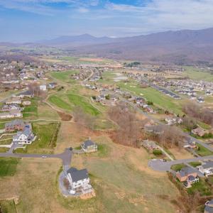 Photo #10 of 100 KESWICK CT, ROCKINGHAM, VA 0.5 acres