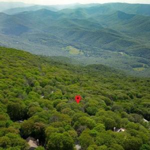 Photo #3 of 186 HEMLOCK DR, ROSELAND, VA 0.6 acres