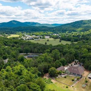 Photo #32 of 717 CEDAR MEADOW DR, NELLYSFORD, VA 0.9 acres