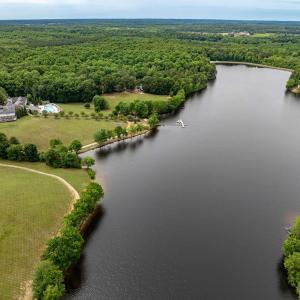 On-the-Water Activities: The lake features a marina where guests can rent single/double kayaks and jon boats with trolling motors. Paddle boats are often complimentary.