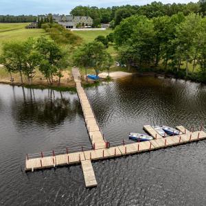 On-the-Water Activities: The lake features a marina where guests can rent single/double kayaks ($10-$15/hour) and jon boats with trolling motors ($20/hour). Paddle boats are often complimentary.