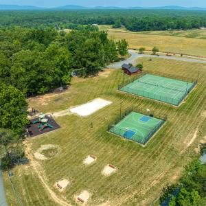 Shenandoah Crossing is full of fun. Horseshoe pits, tennis, pickleball, playground, huge sandbox.