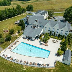 Pools & Spas: Unwind in the indoor and outdoor pools, or soak in the hot tubs.