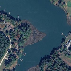 distant overview showing Yacht Club