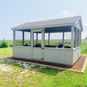 SCREEN ROOM