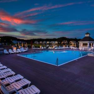 Community pool with bar!