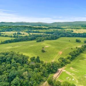 Photo #29 of 8160 FROGTOWN RD, MARSHALL, VA 450.0 acres