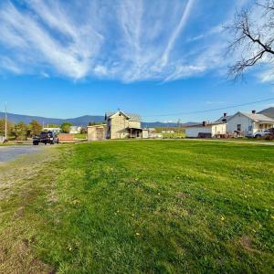 Photo #3 of 206 MASONIC DR, STANLEY, VA 0.3 acres