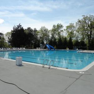 Hunting Hills Pool