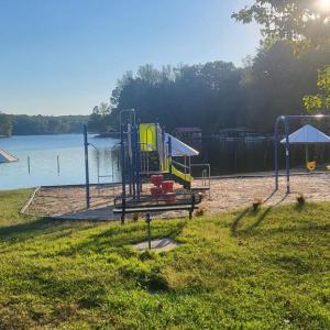 Photo #8 of 835 NORTH LAKE SHORE DR, LOUISA, VA