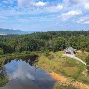 Photo #1 of 385 MCDANIEL LN, SHENANDOAH, VA 23.4 acres