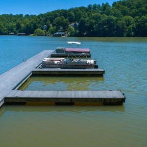 Commuity Boat Docks Admirals Landing