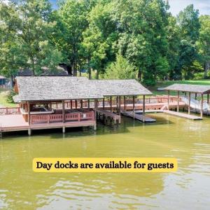 Day docks for yourself or guests
