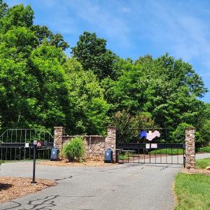Gate