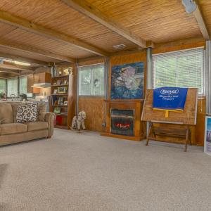 MLS V2 - 9195 Springwood Rd-2