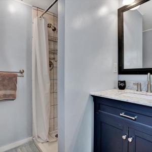 Farmhouse - Full Bath #1 Upper Lvl02