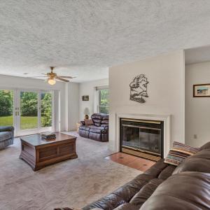 Main House - Family Room01
