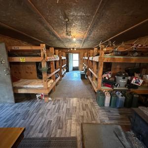 10-Bunk Room