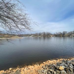 Wide & Long Lake Views
