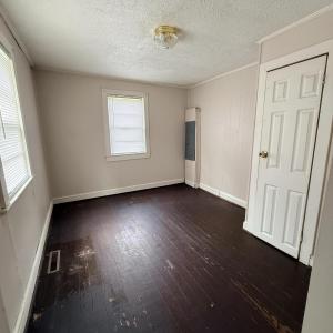 bedroom entry level