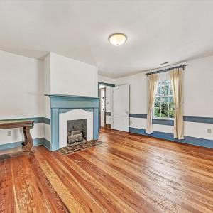 Gas Log Fireplace in Living Room