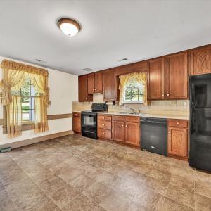 Eat-in-Kitchen