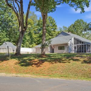 CLUBHOUSE