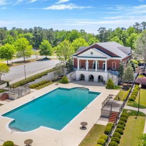 4 Swimming Pool