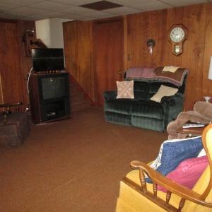 2346 Holly den