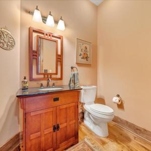 25 Half Bath off Den