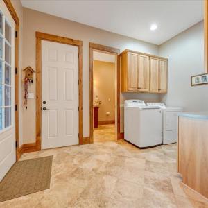34 Laundry room