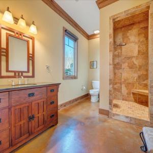 54 Bedroom 3 full Bath