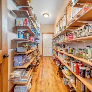 16 Hugh Walk through Pantry