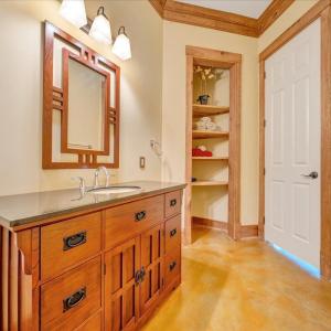 51 Bedroom 2 Full Bath