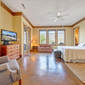 52 Terrace Level Bedroom 3