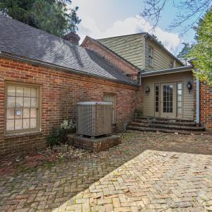 Side patio