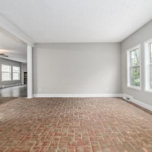 108 Trapper Ln living room b