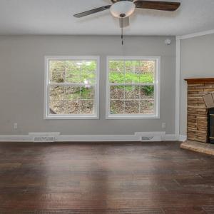 108 Trapper Ln family room a