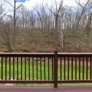 108 Trapper Ln front porch view