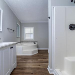 108 Trapper Ln master bath