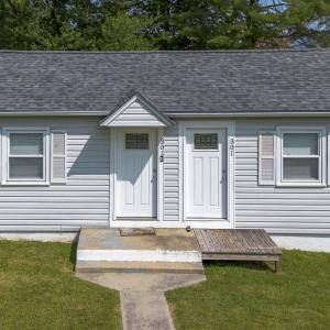 MLS 301 Walker St-1