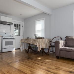 MLS 301 Walker St-13